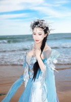 大家好，我是诗诗，请大家多多照顾~！