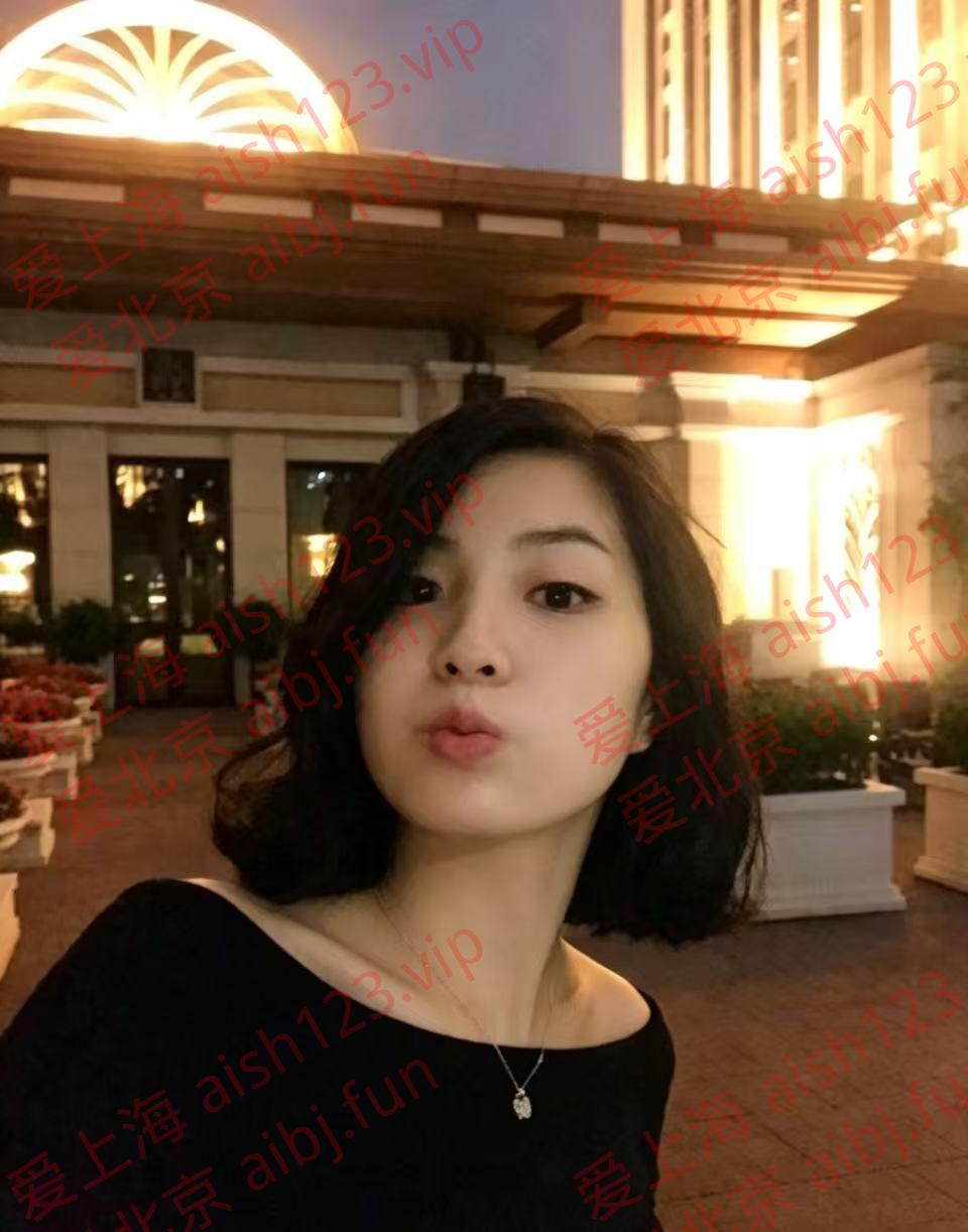 LW(}ZFUEXPL0V`IOD_9V8DP.jpg